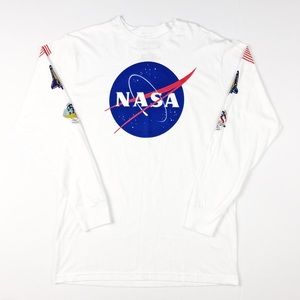 NWOT NASA Logo White Long Sleeve Tee Shirt